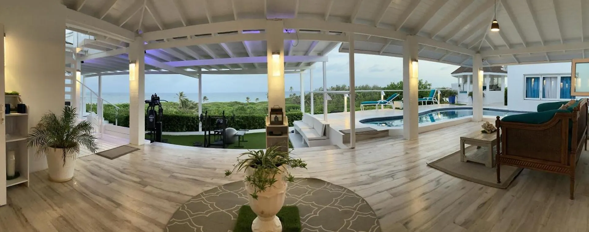 Unique Villa Retreat Style! Full Sea Views & Pool! Villa Christchurch Barbados