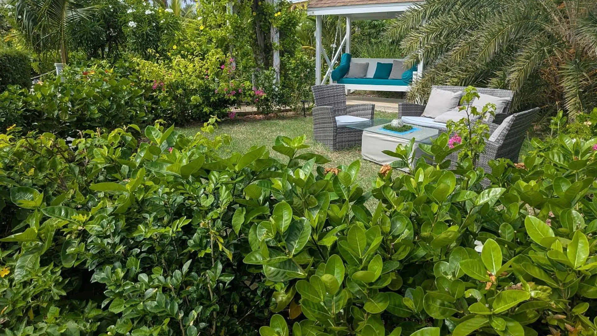 Unique Villa Retreat Style! Full Sea Views & Pool! Villa Christchurch