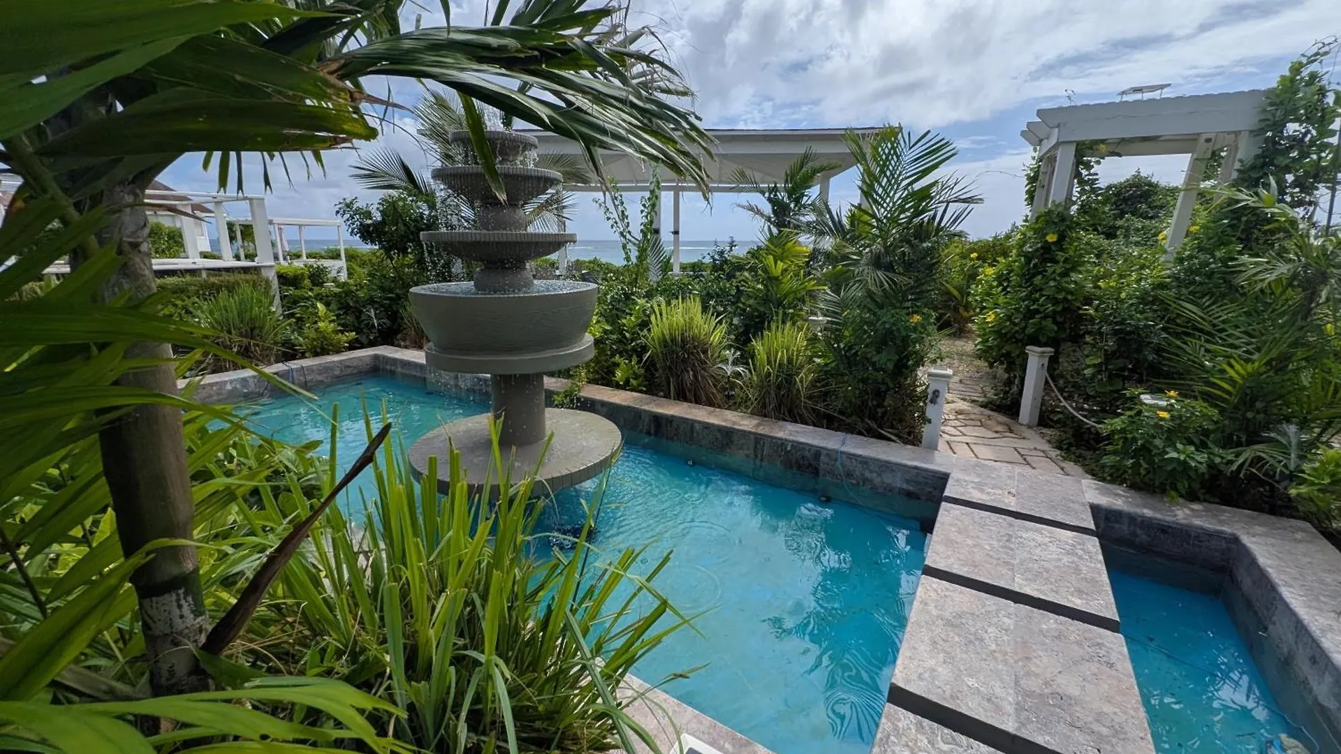 Unique Villa Retreat Style! Full Sea Views & Pool! Villa Christchurch Barbados