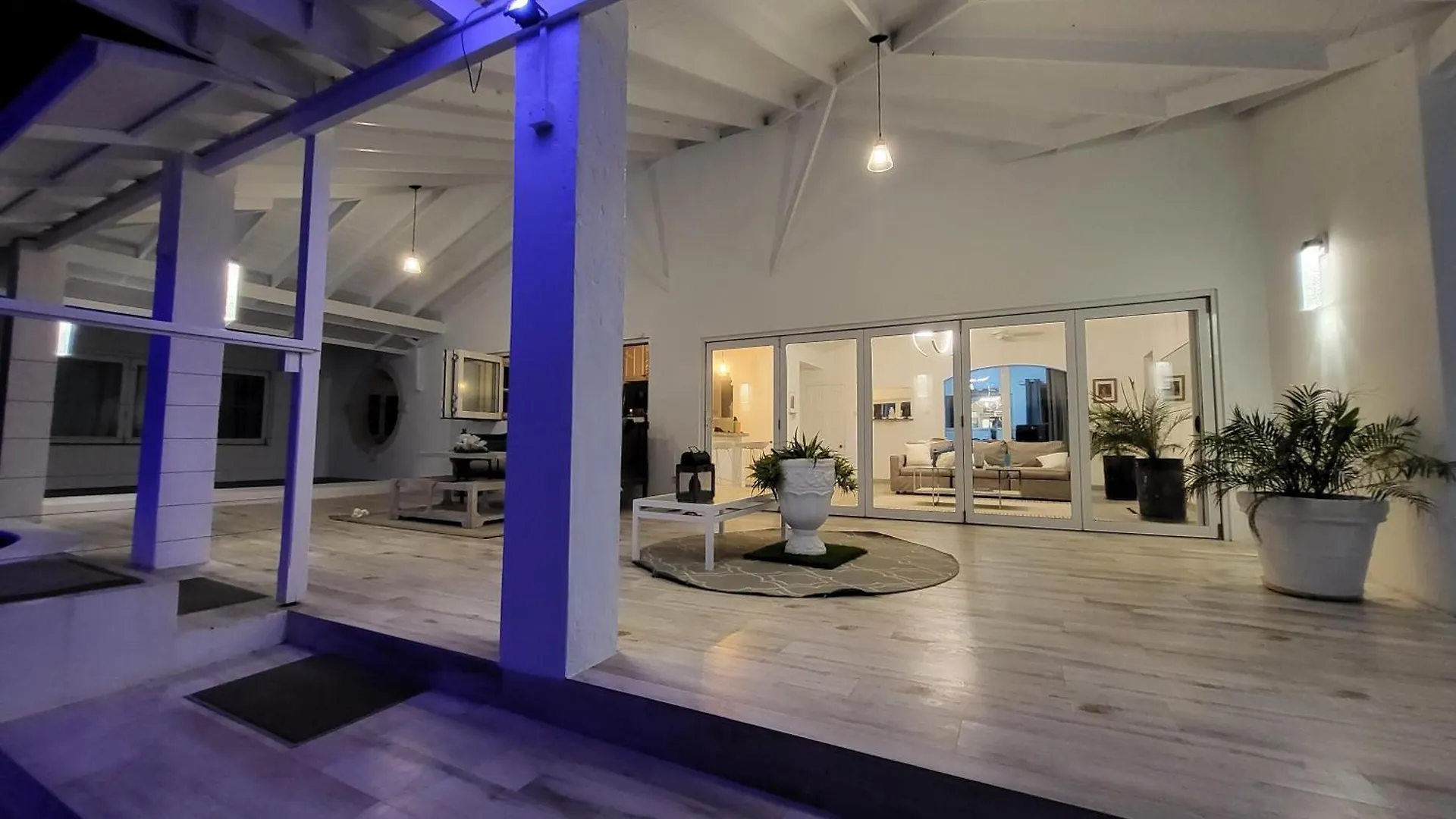 Unique Villa Retreat Style! Full Sea Views & Pool! Villa Christchurch 0*,