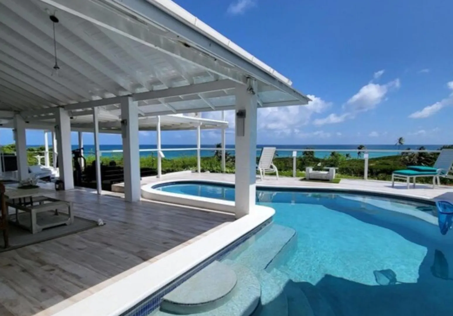 Unique Villa Retreat Style! Full Sea Views & Pool! Villa Christchurch