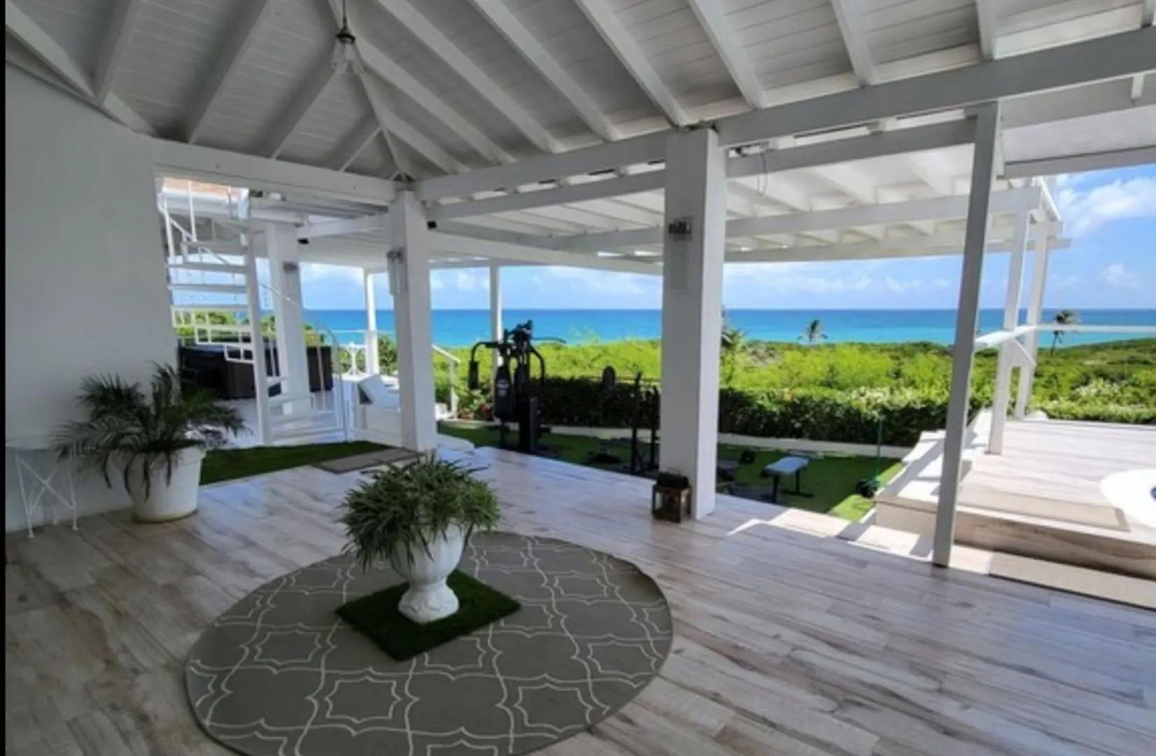 Unique Villa Retreat Style! Full Sea Views & Pool! Villa Christchurch